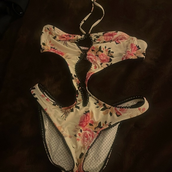 Beatty Johnson monokini